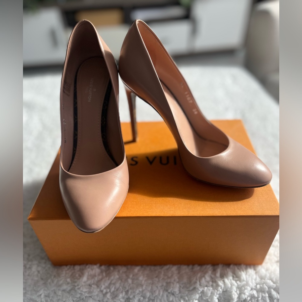Louis Vuitton nude heel